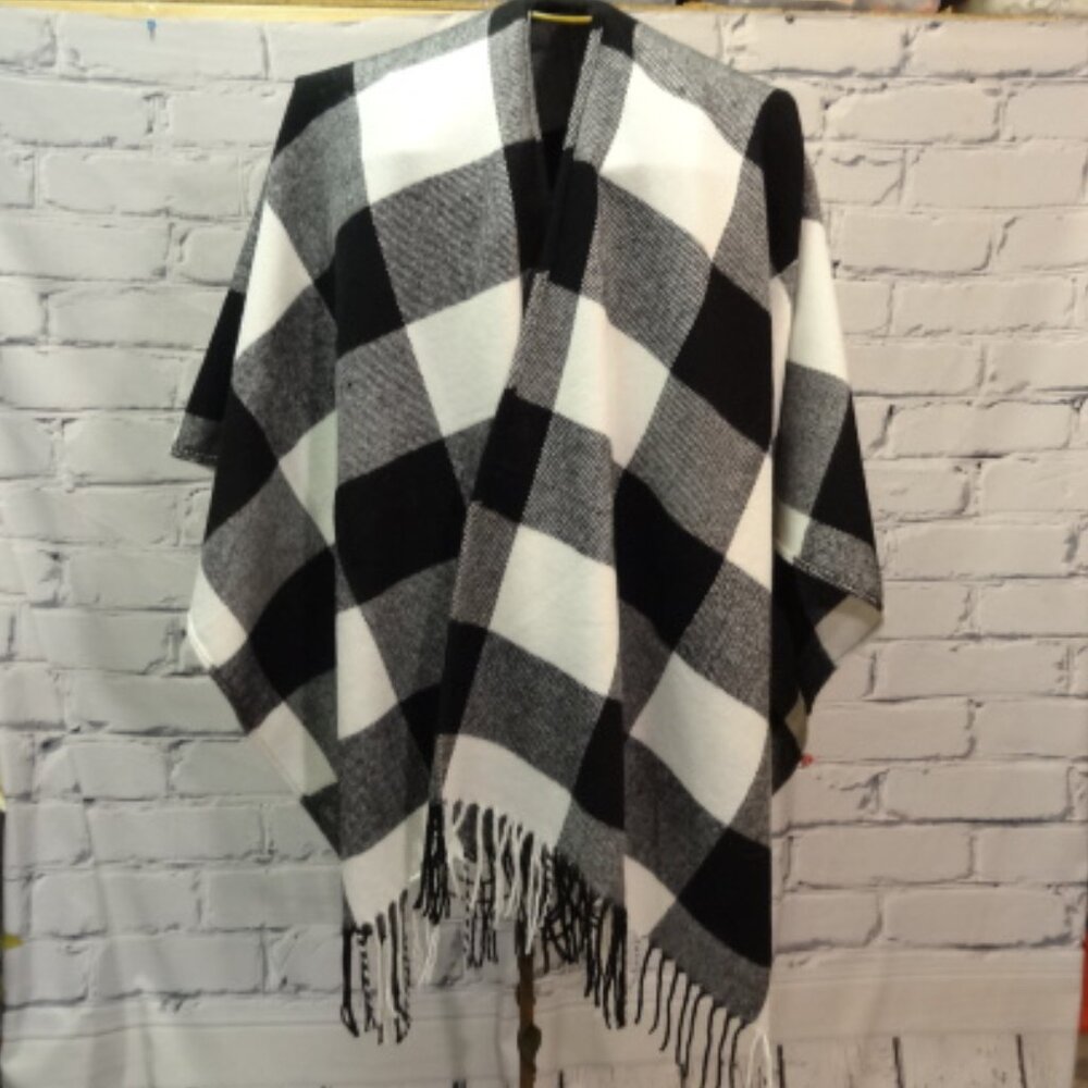 Lily Black & White Plaid Poncho with Fringe, NWOT